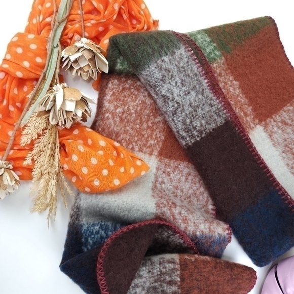 Torrid Large Poly Fleece Scarf OneSize - Picture 2 of 8